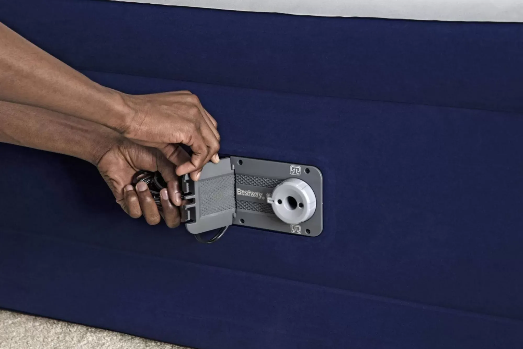 Bestway Indoor Air Mattresses< Tritech Air Mattress Queen 22 In. With Built-In Ac Pump And Antimicrobial Coating