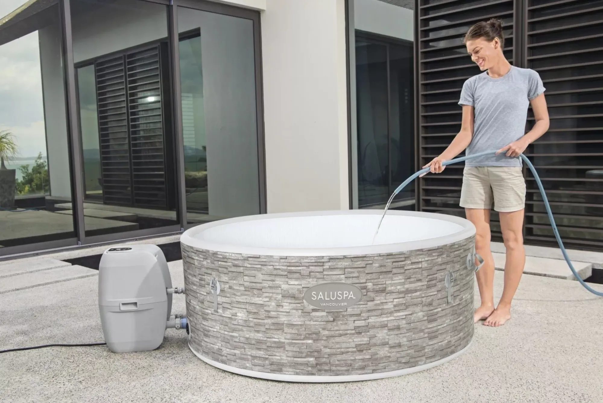 Bestway Airjet<Saluspa Vancouver Airjet Plus Inflatable Hot Tub With App Control 3-5 Person