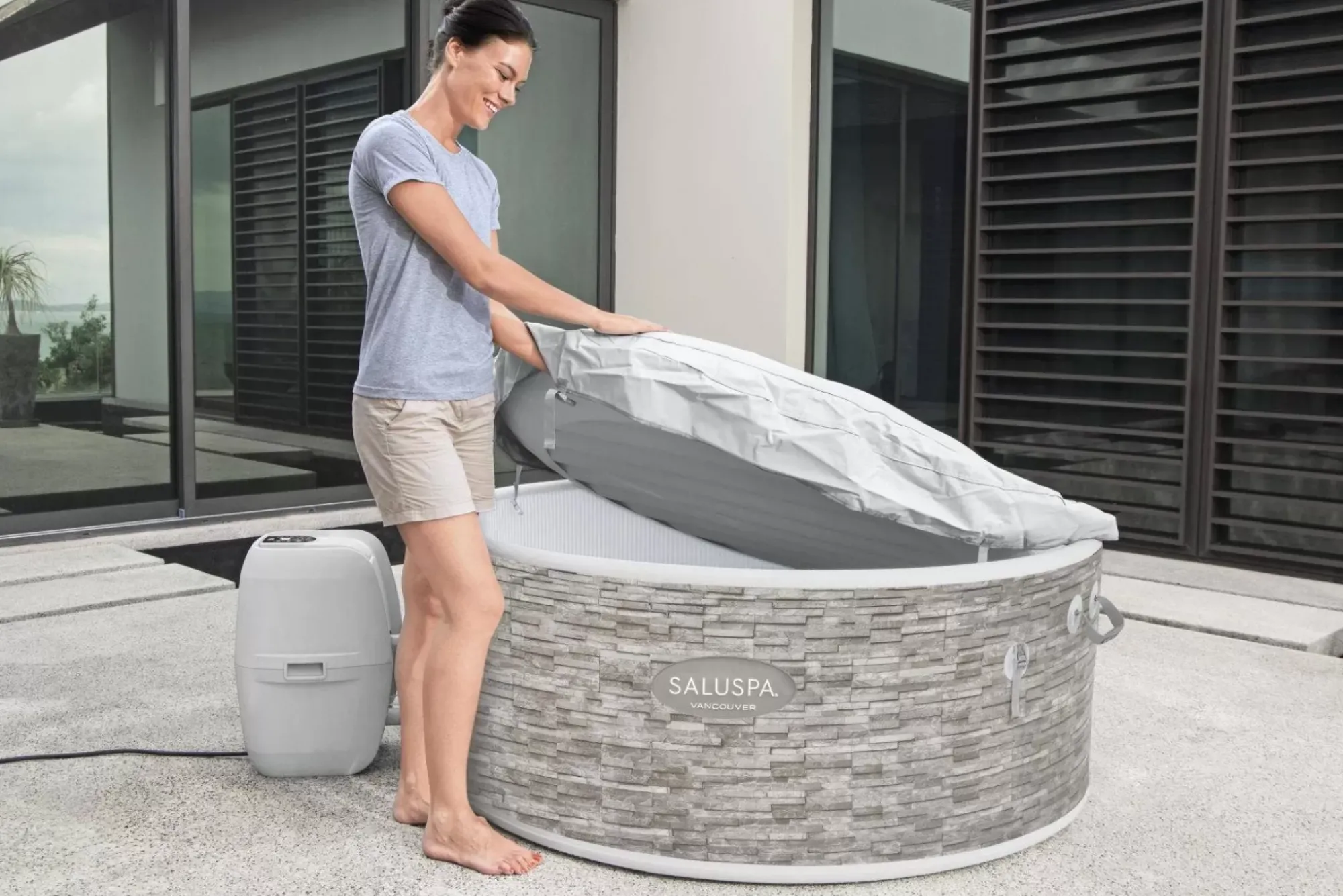 Bestway Airjet<Saluspa Vancouver Airjet Plus Inflatable Hot Tub With App Control 3-5 Person